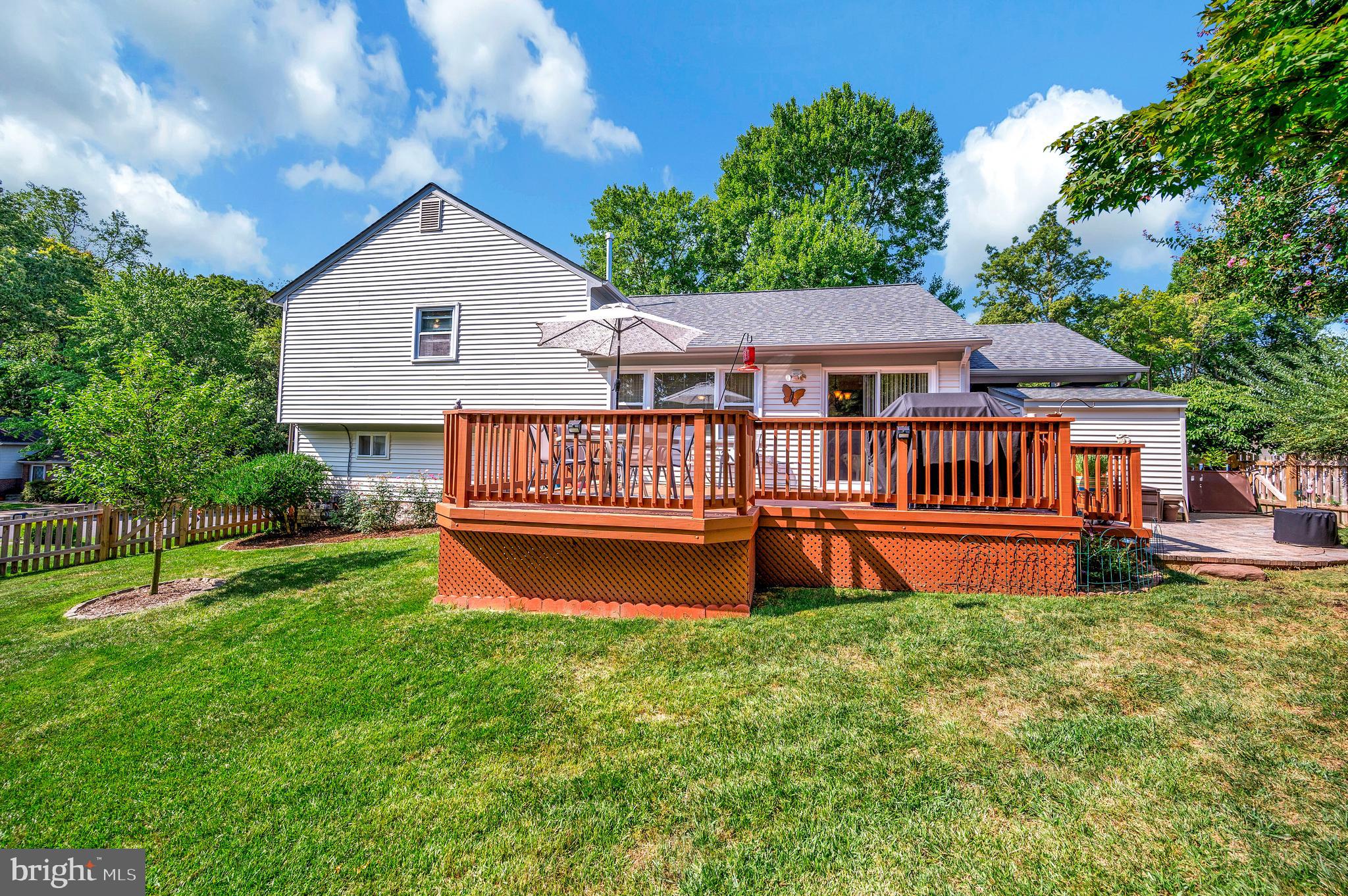 12219 Oakwood Dr