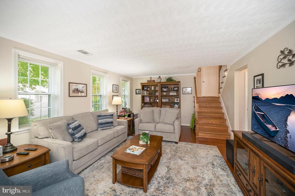 12219 Oakwood Dr