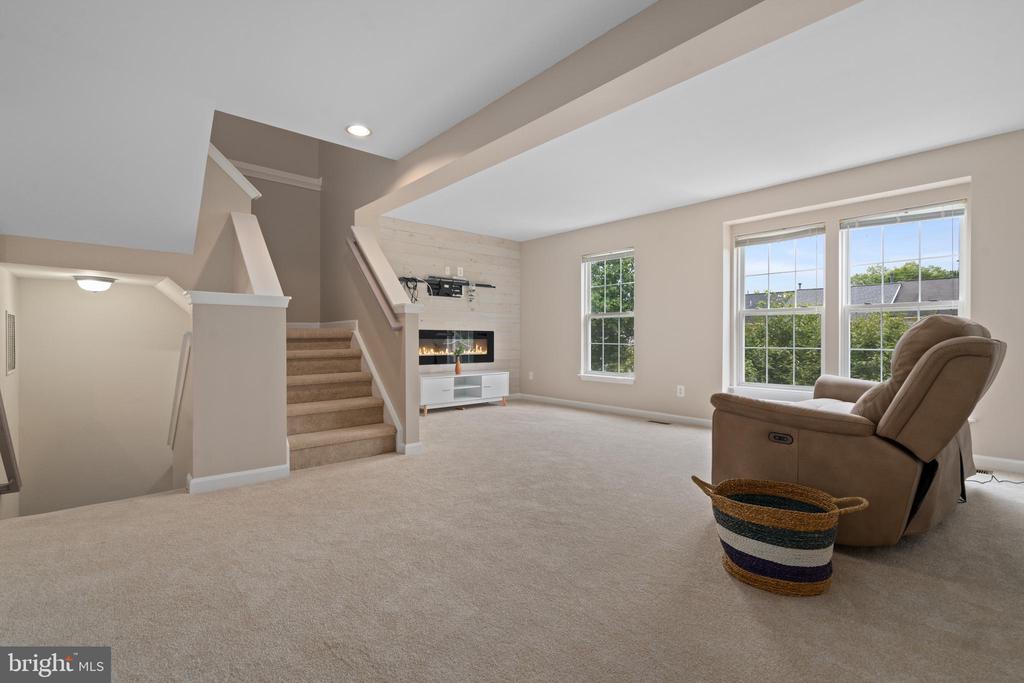 9074 FALCON GLEN COURT