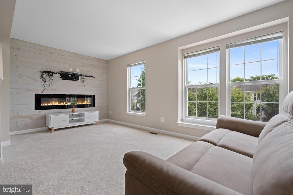 9074 FALCON GLEN COURT