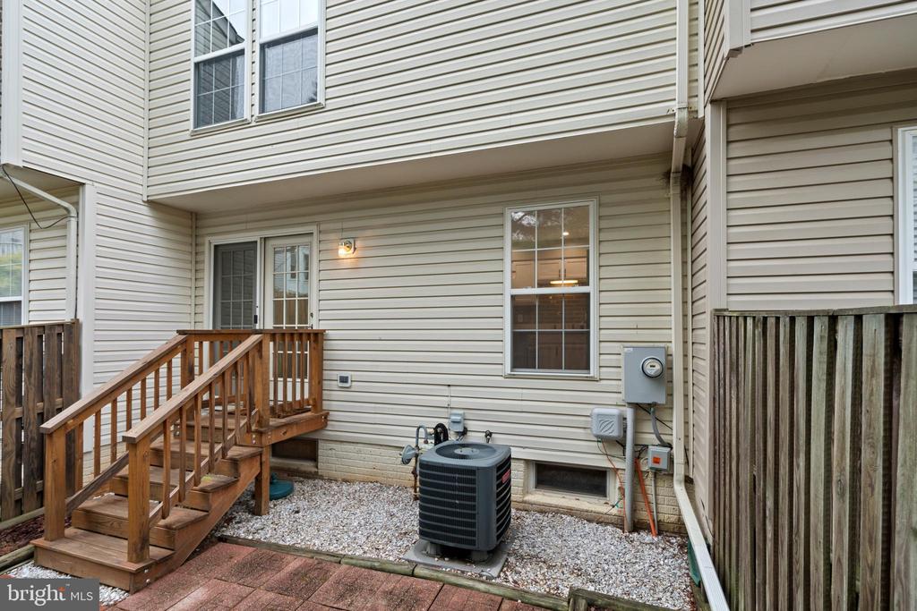 9074 FALCON GLEN COURT