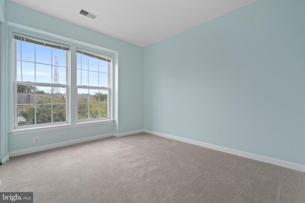 9074 FALCON GLEN COURT