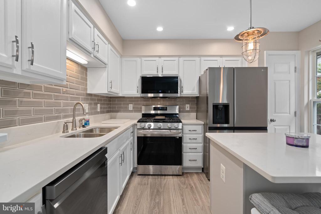 9074 FALCON GLEN COURT