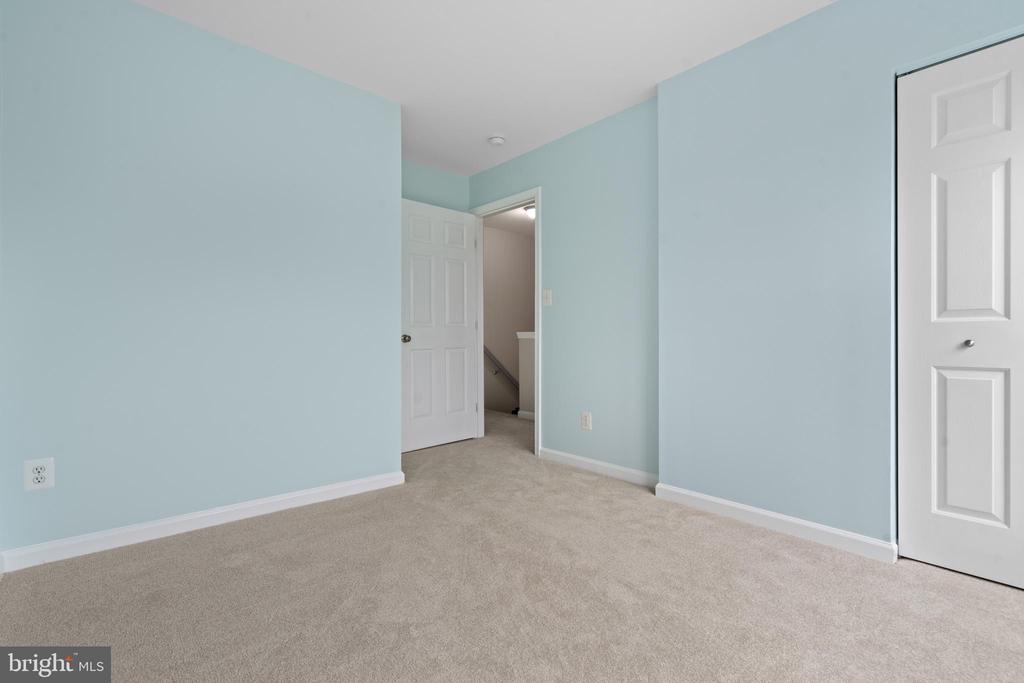 9074 FALCON GLEN COURT