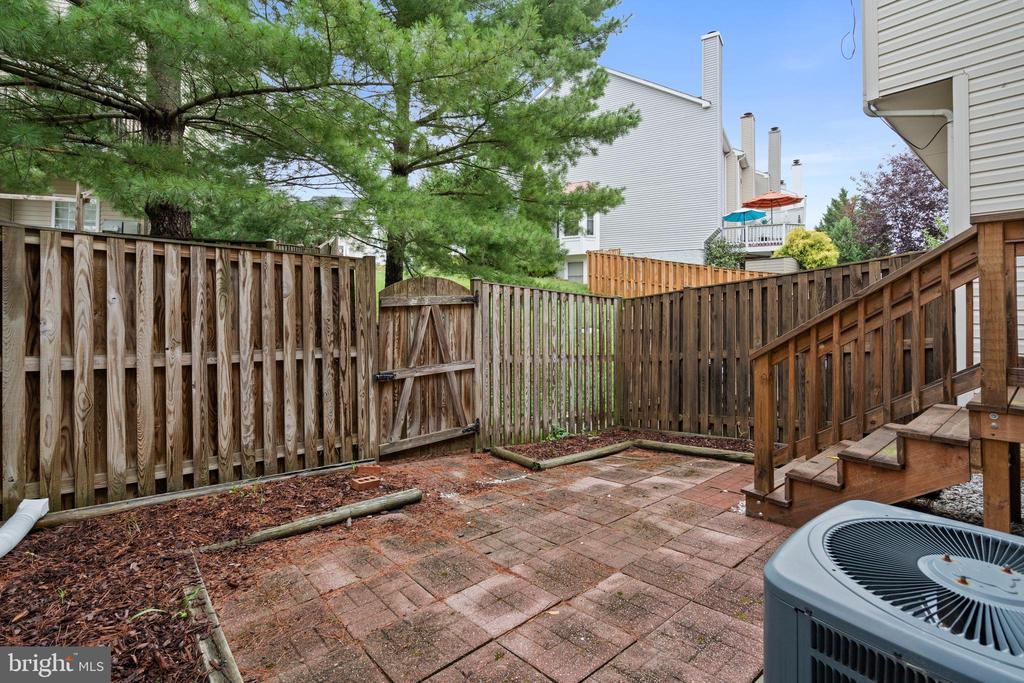 9074 FALCON GLEN COURT
