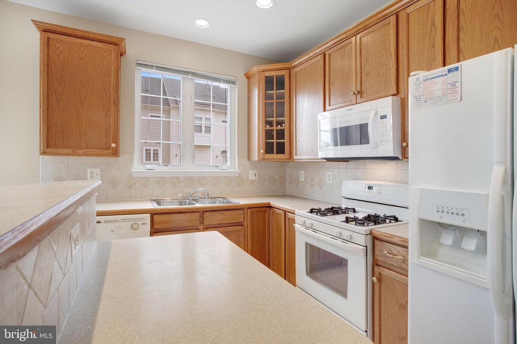 751 COLLINGTON CT