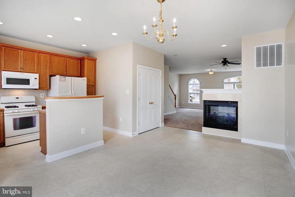 751 COLLINGTON CT
