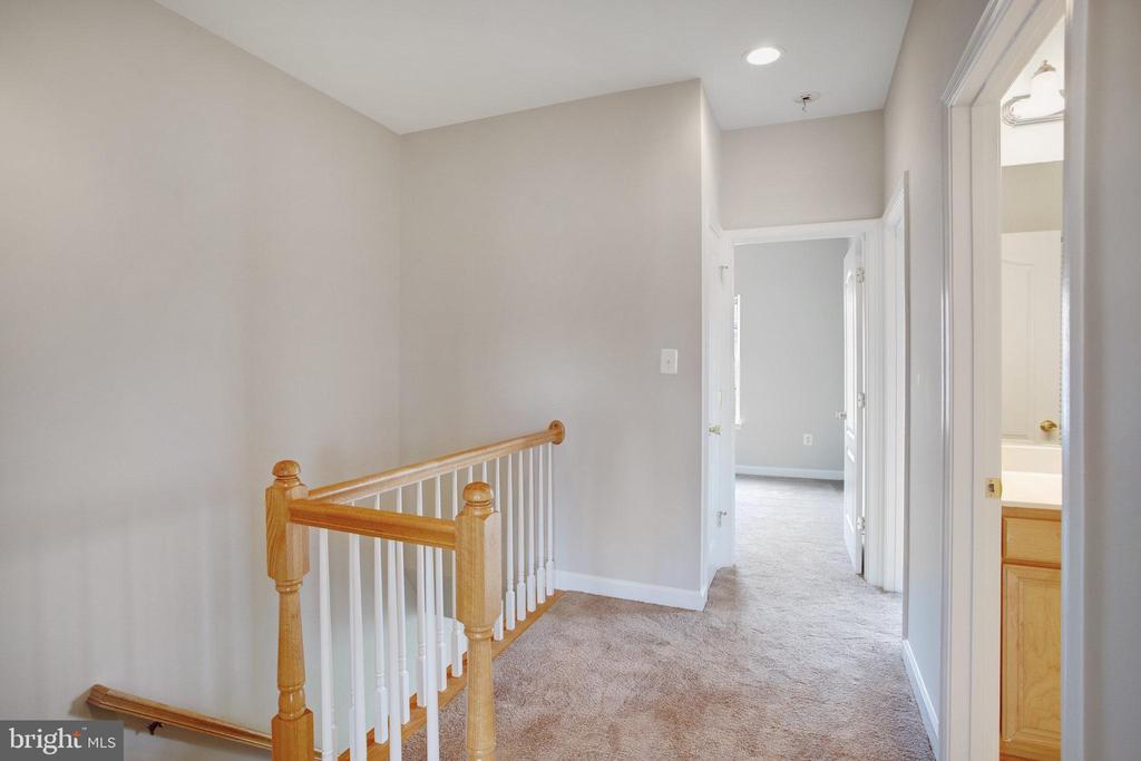751 COLLINGTON CT