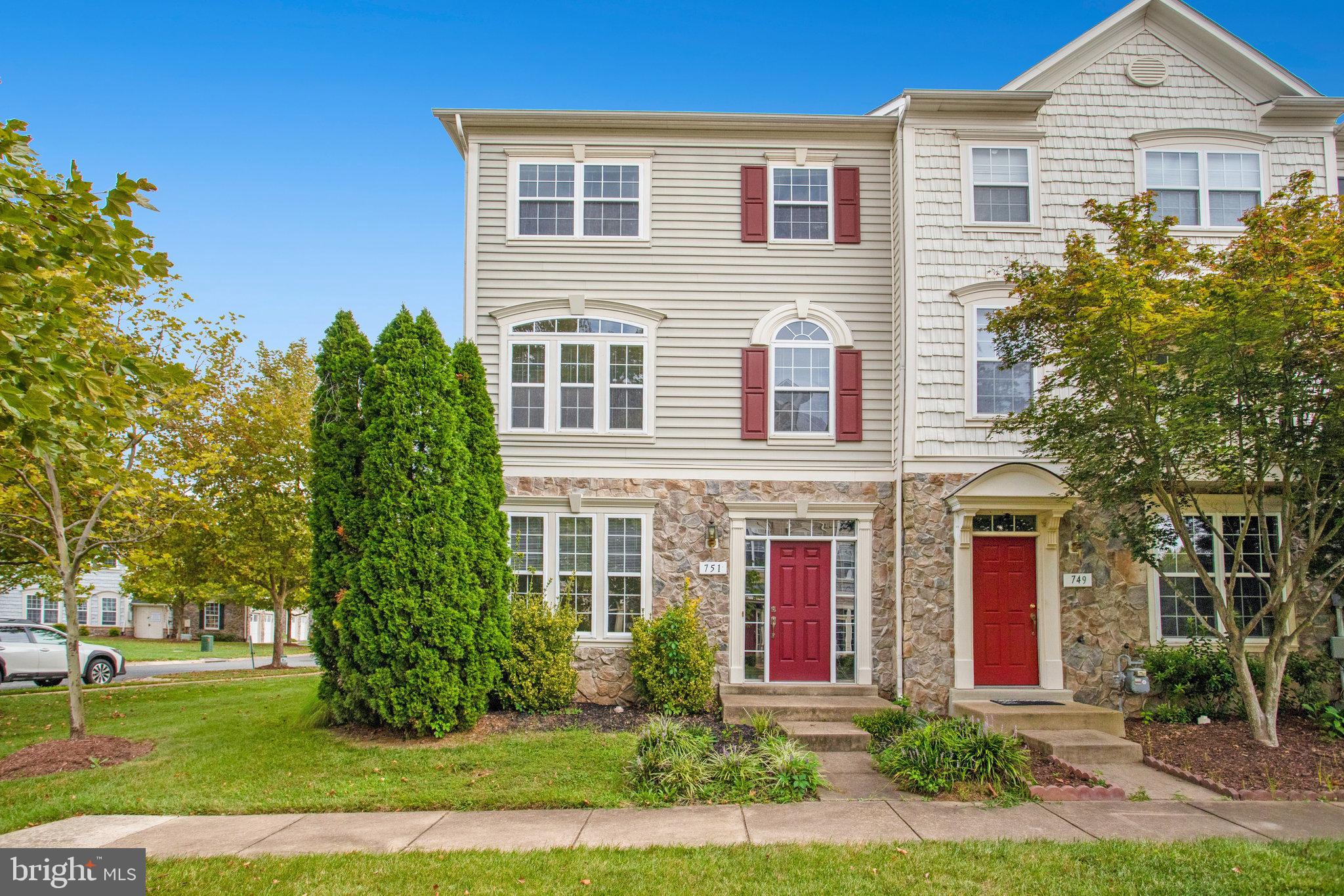 751 COLLINGTON CT