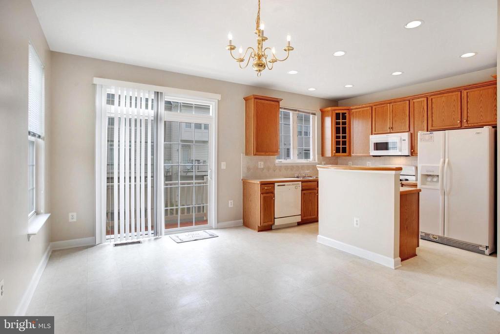 751 COLLINGTON CT