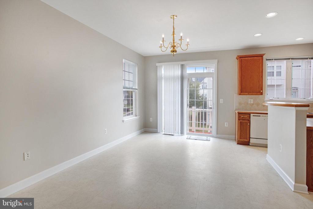751 COLLINGTON CT