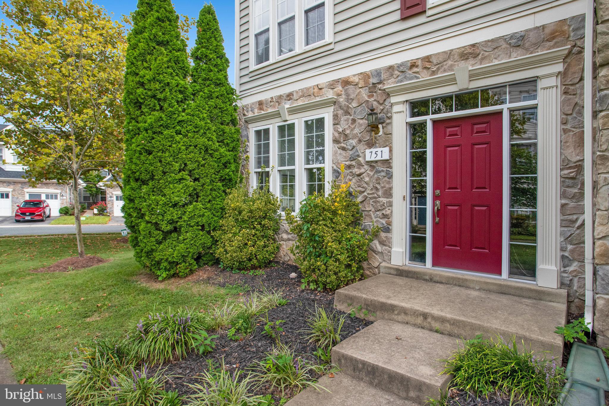 751 COLLINGTON CT