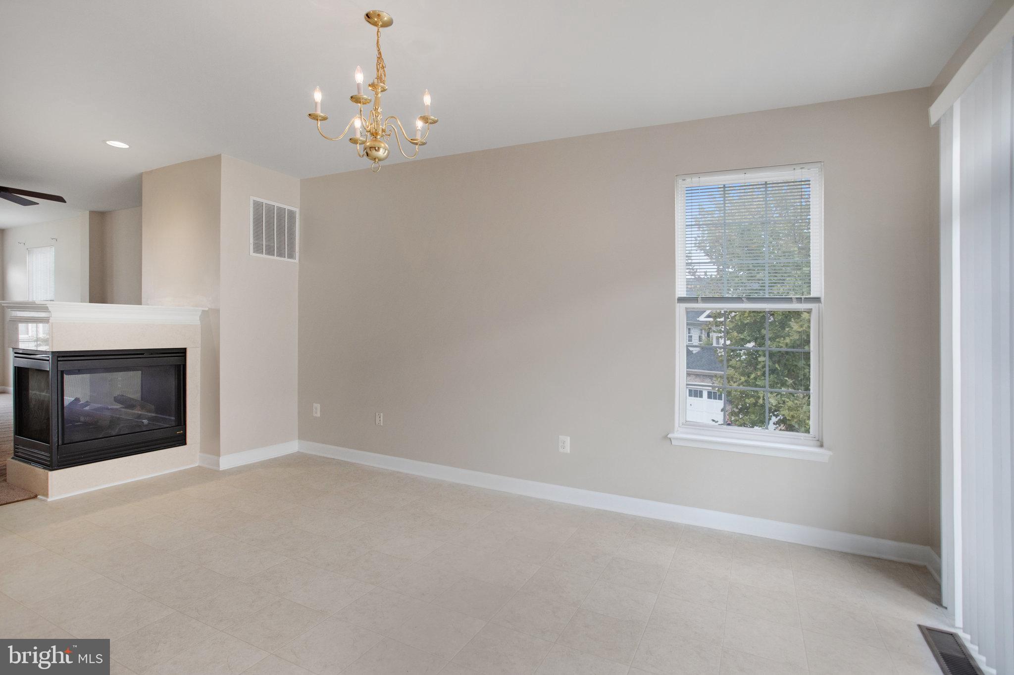 751 COLLINGTON CT