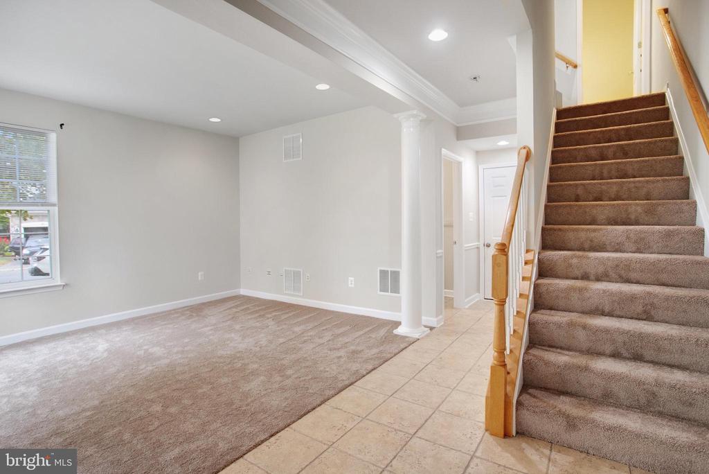 751 COLLINGTON CT