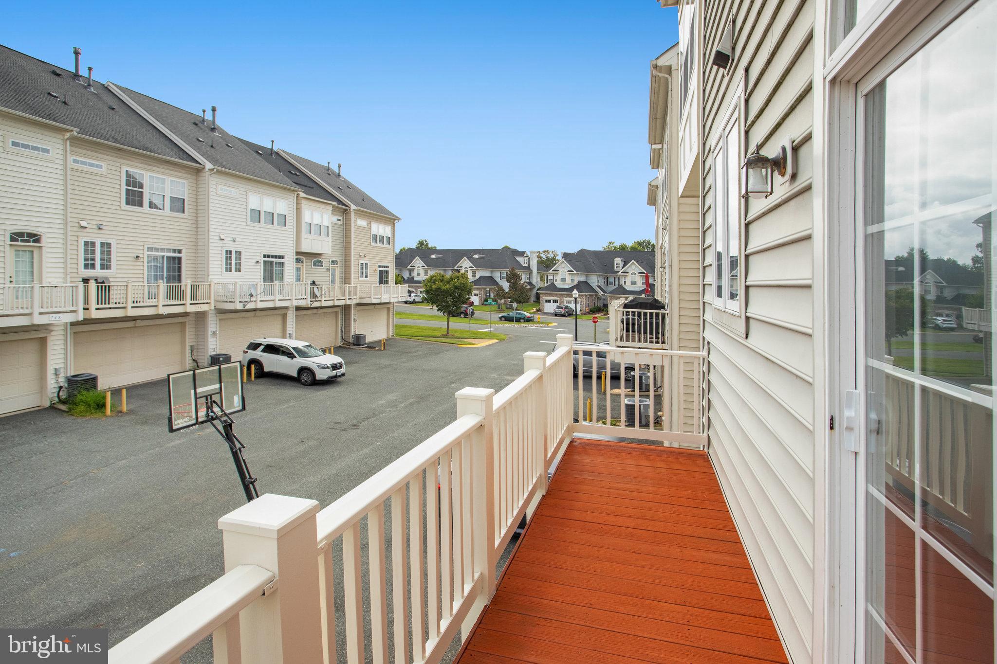 751 COLLINGTON CT