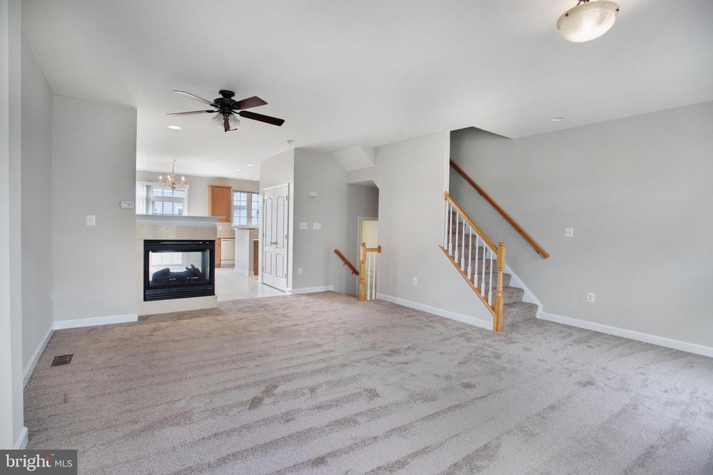 751 COLLINGTON CT