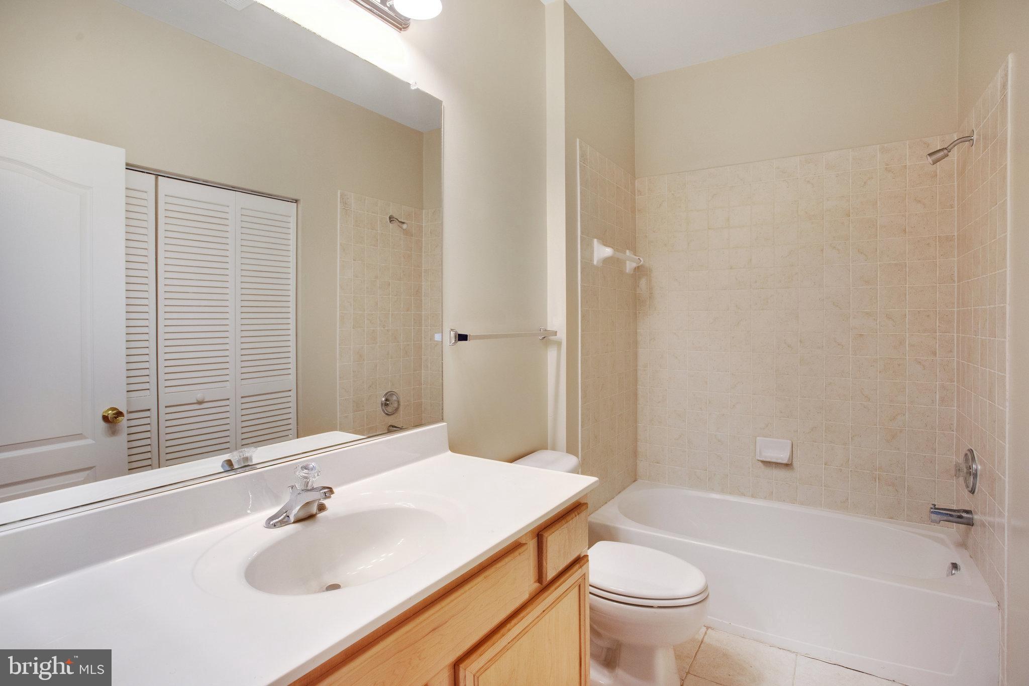 751 COLLINGTON CT