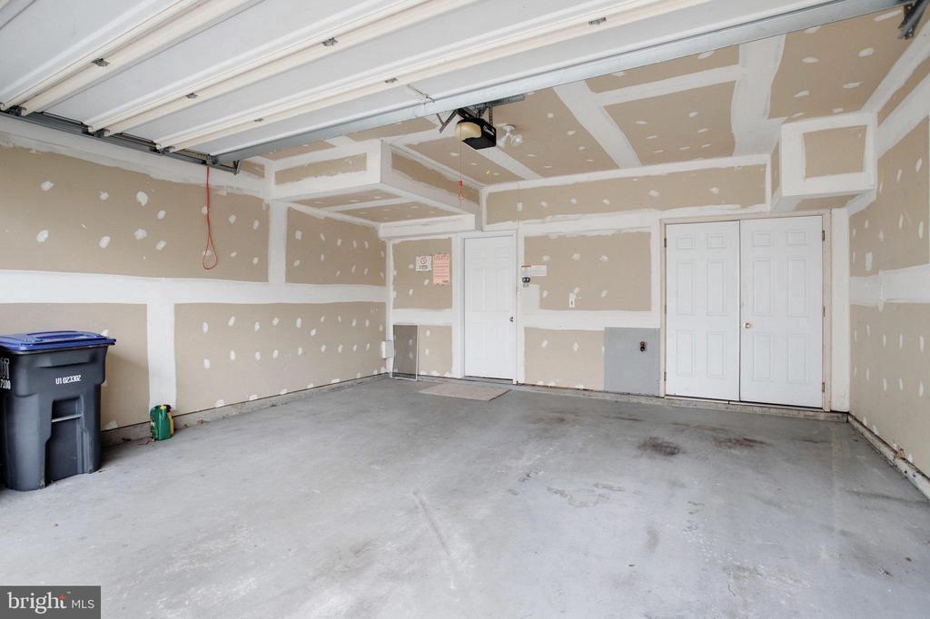 751 COLLINGTON CT