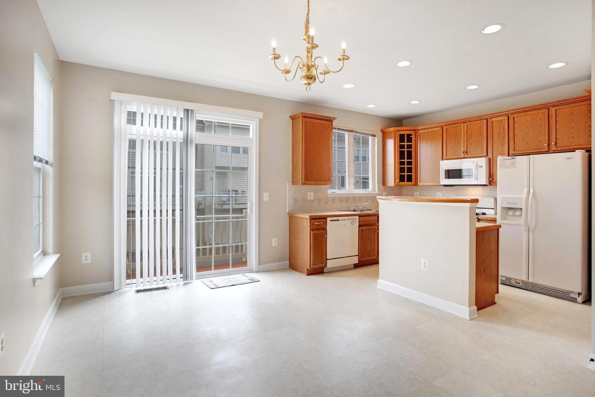 751 COLLINGTON CT