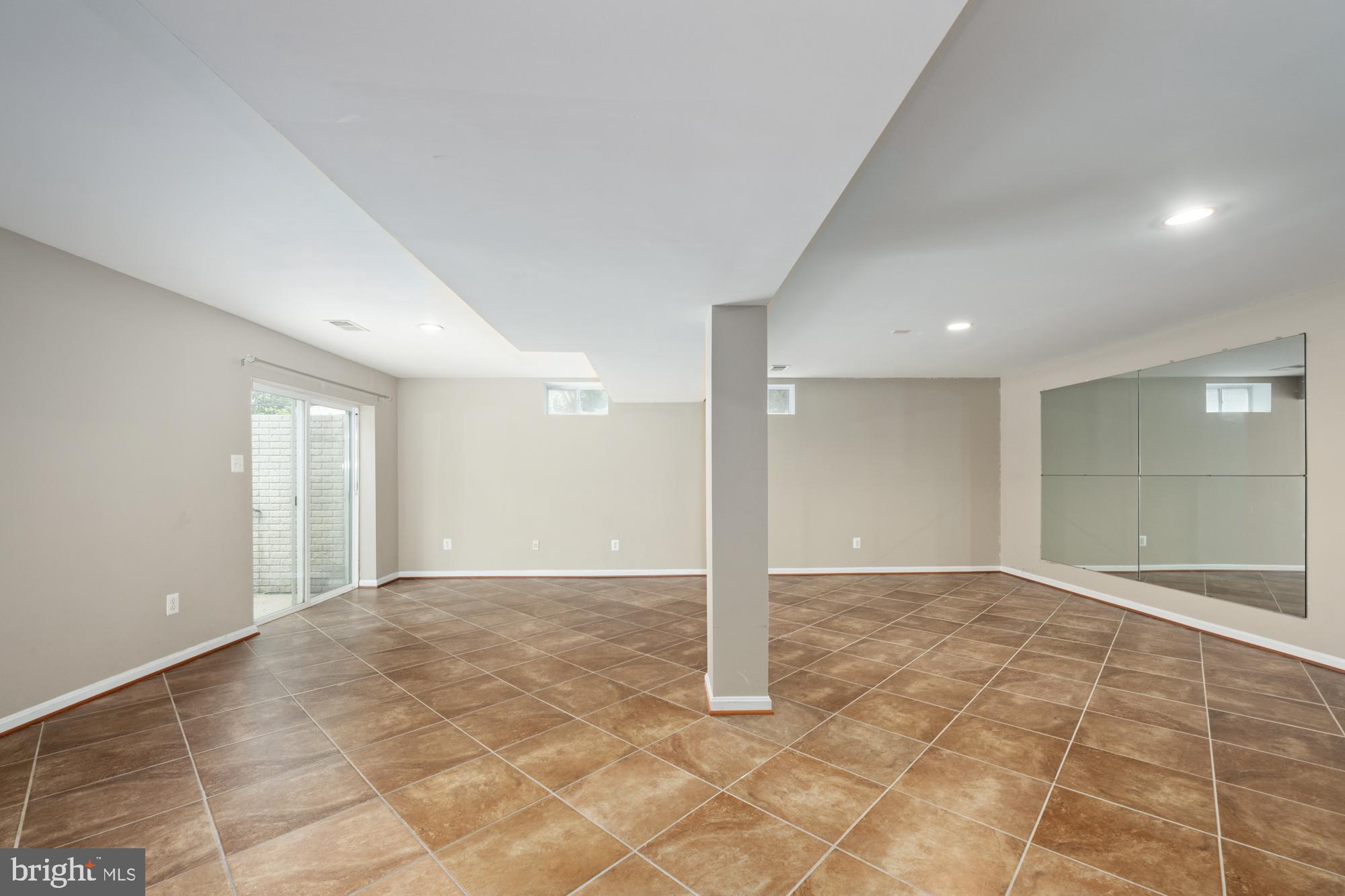 8464 Lanier Overlook Ct