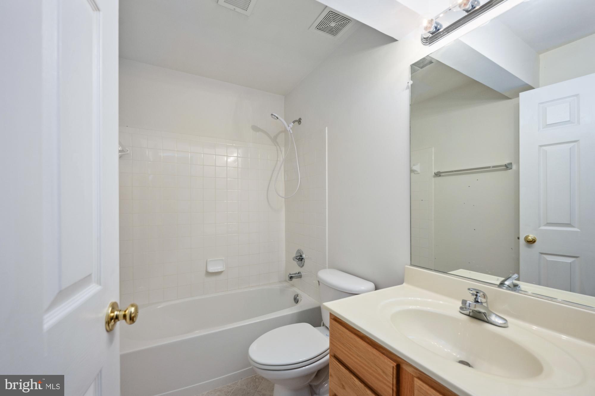 8464 Lanier Overlook Ct