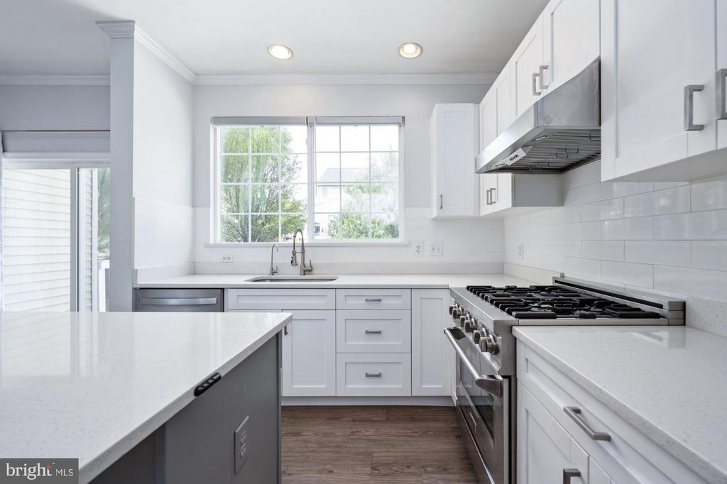 8464 Lanier Overlook Ct