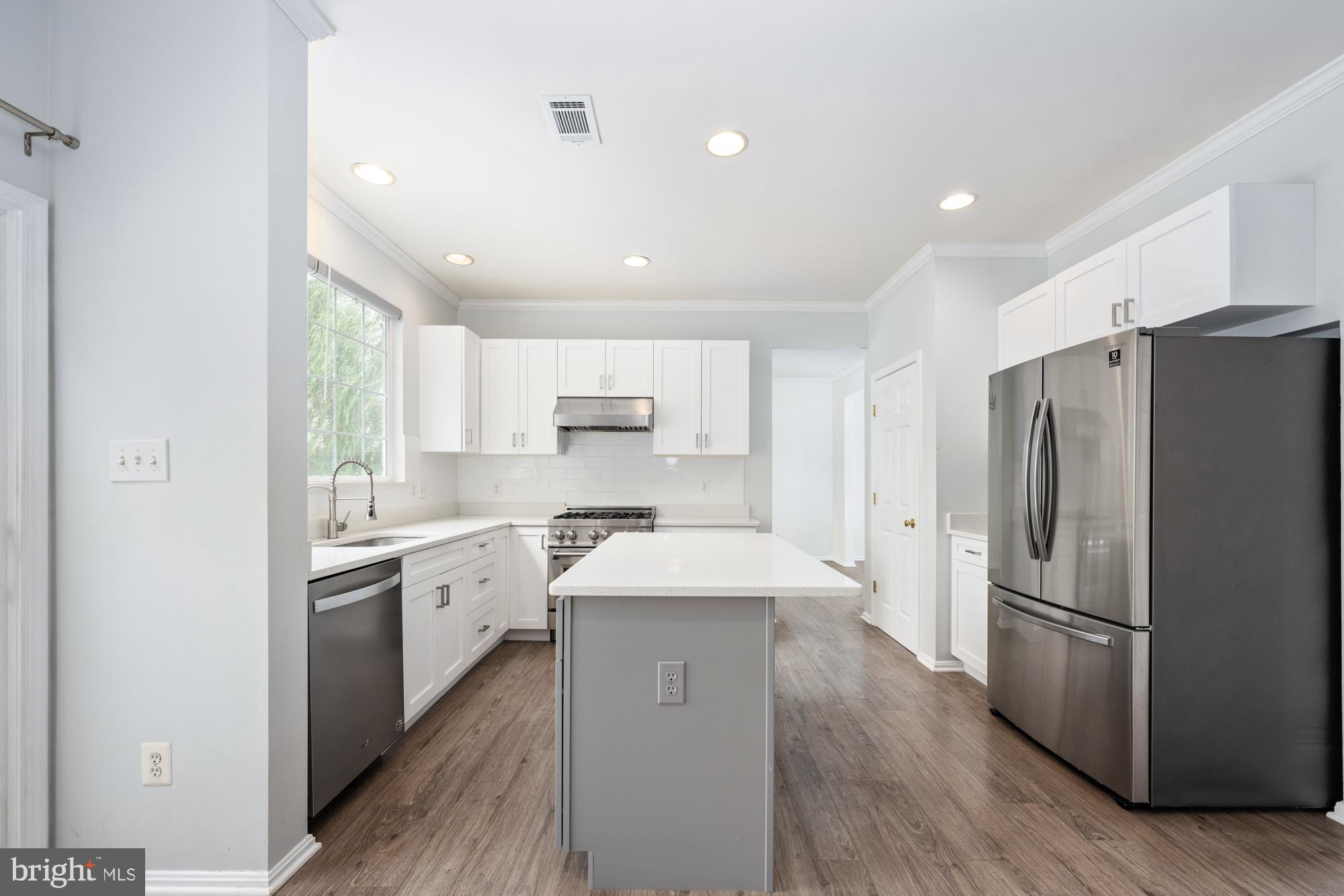 8464 Lanier Overlook Ct