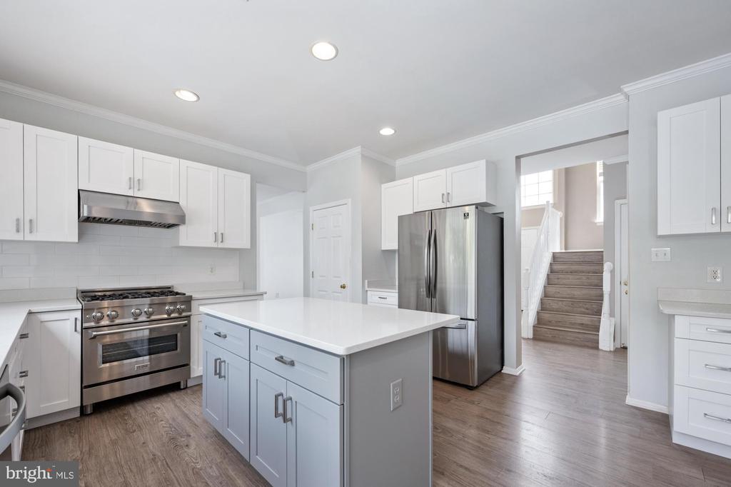 8464 Lanier Overlook Ct