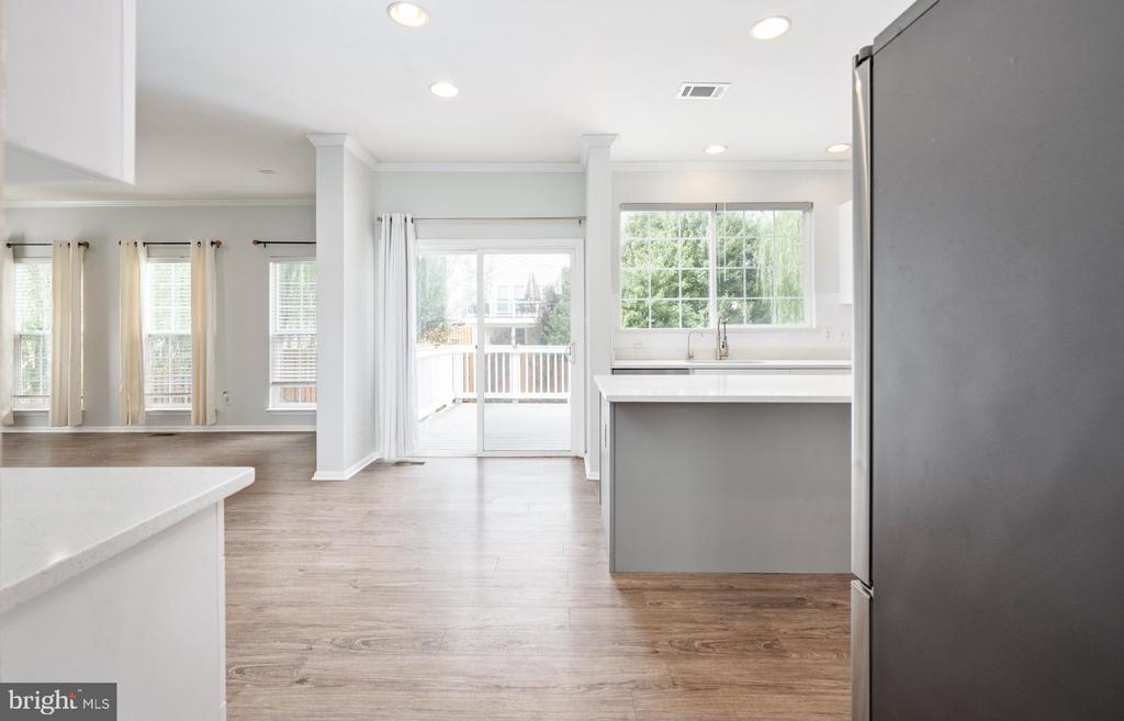 8464 Lanier Overlook Ct