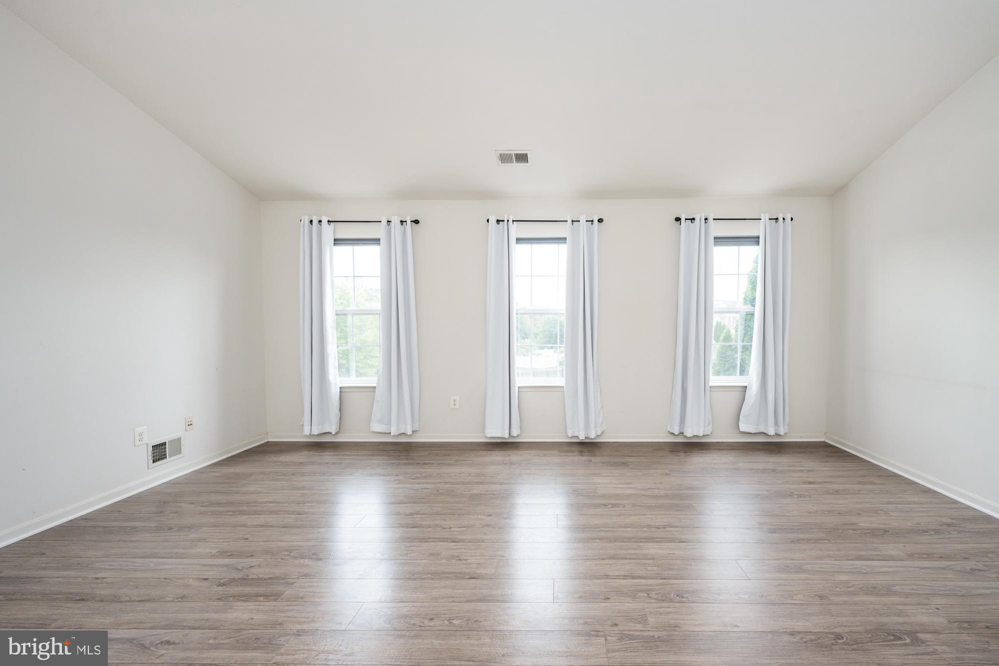 8464 Lanier Overlook Ct