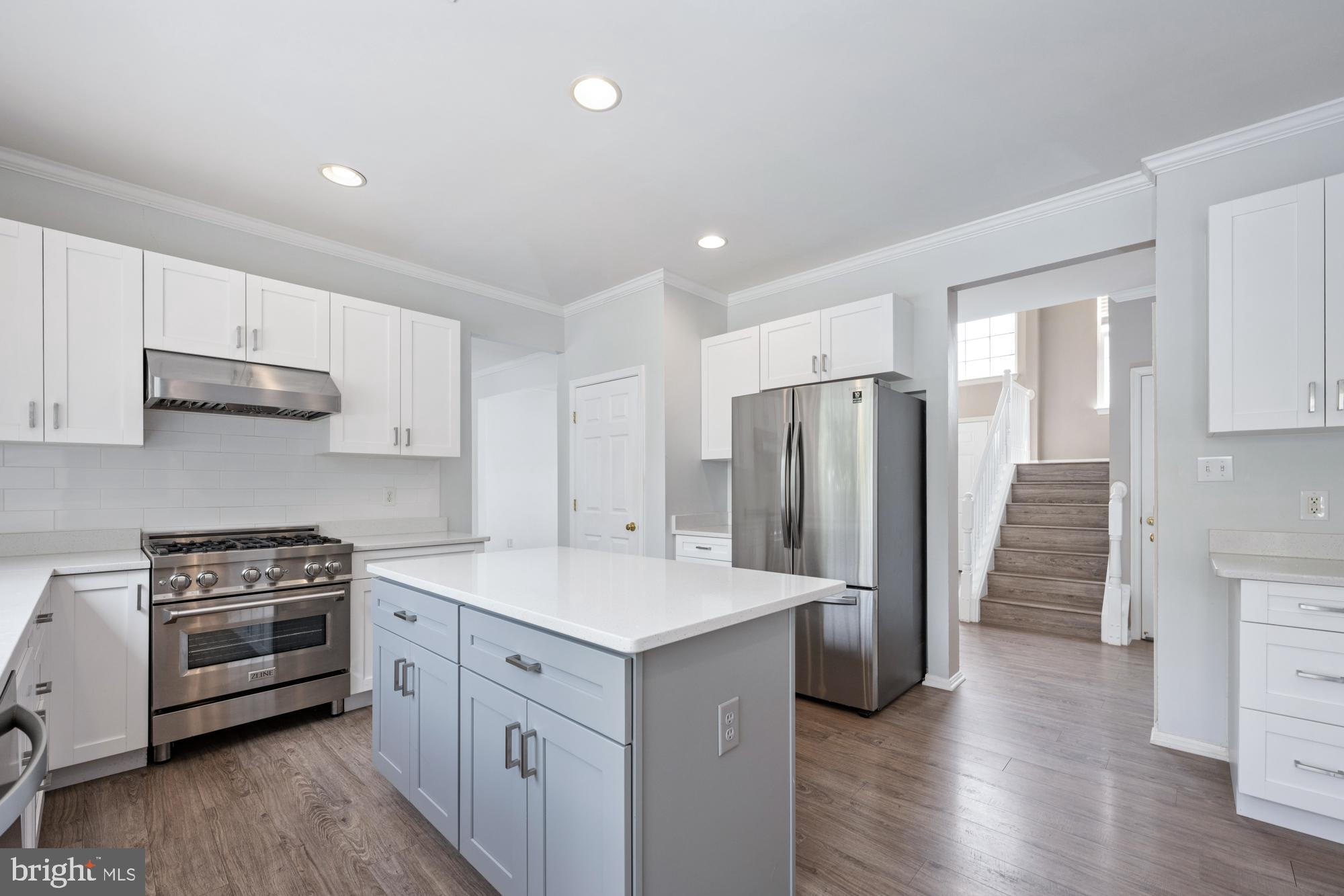 8464 Lanier Overlook Ct