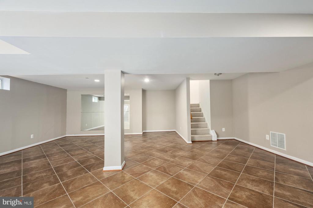 8464 Lanier Overlook Ct