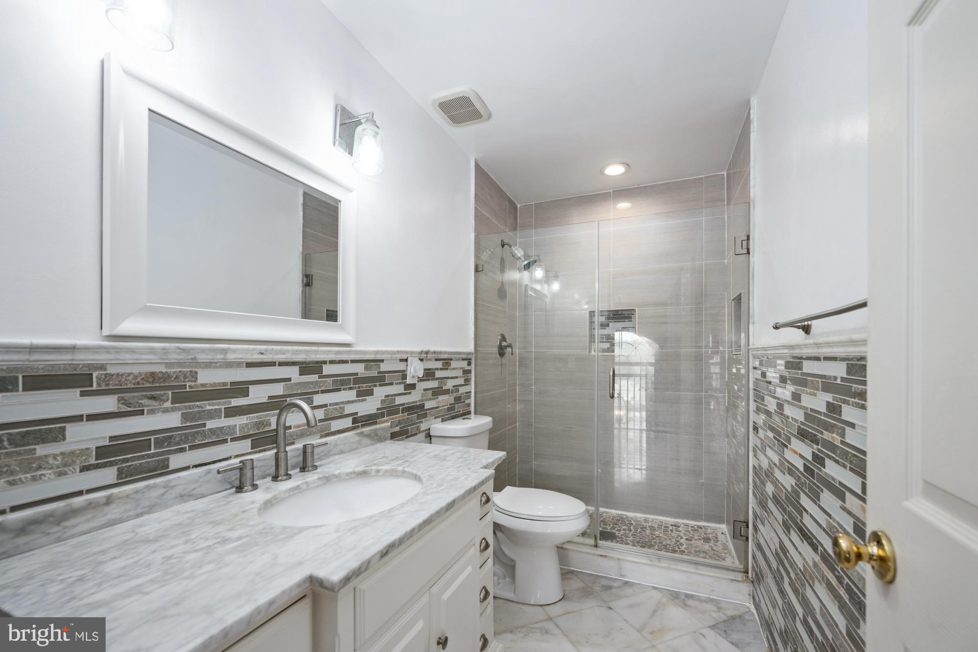8464 Lanier Overlook Ct