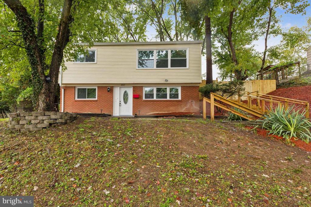 3507 Carson Dr