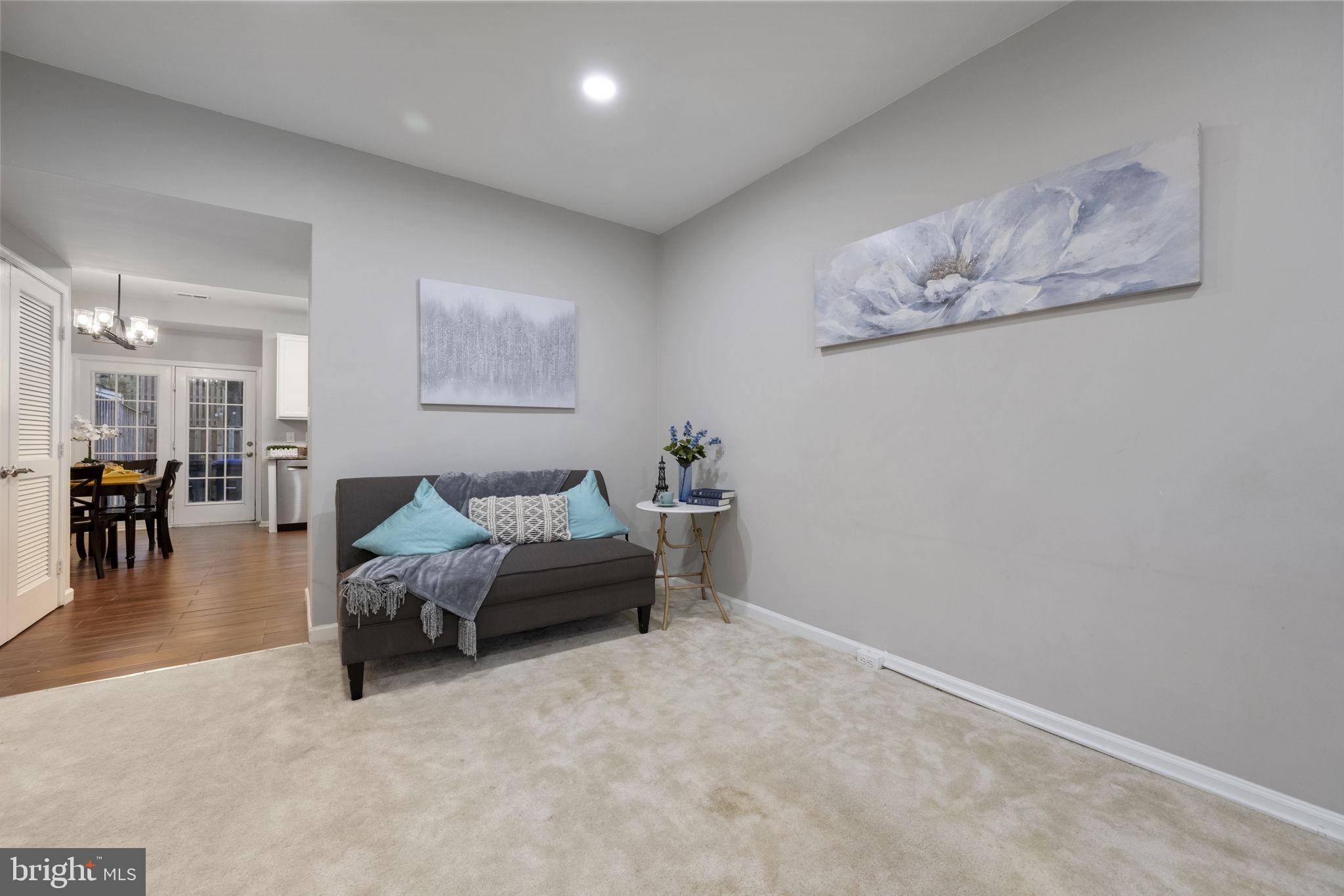 12429 Selkirk Cir