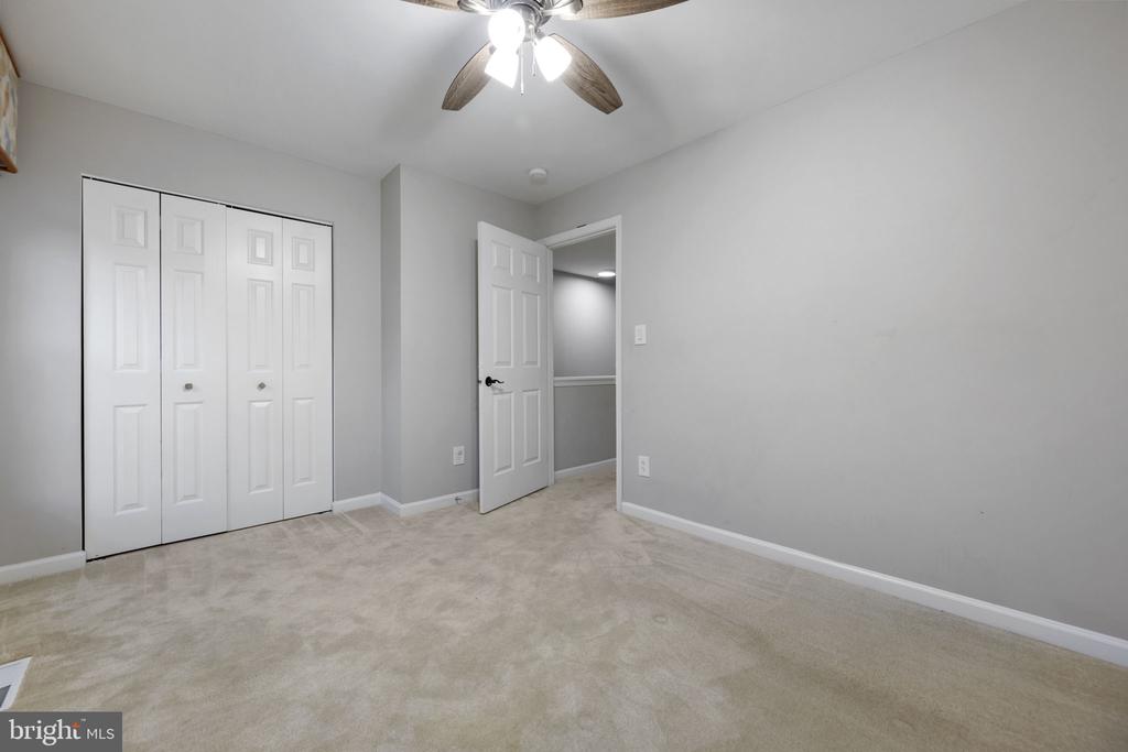 12429 Selkirk Cir