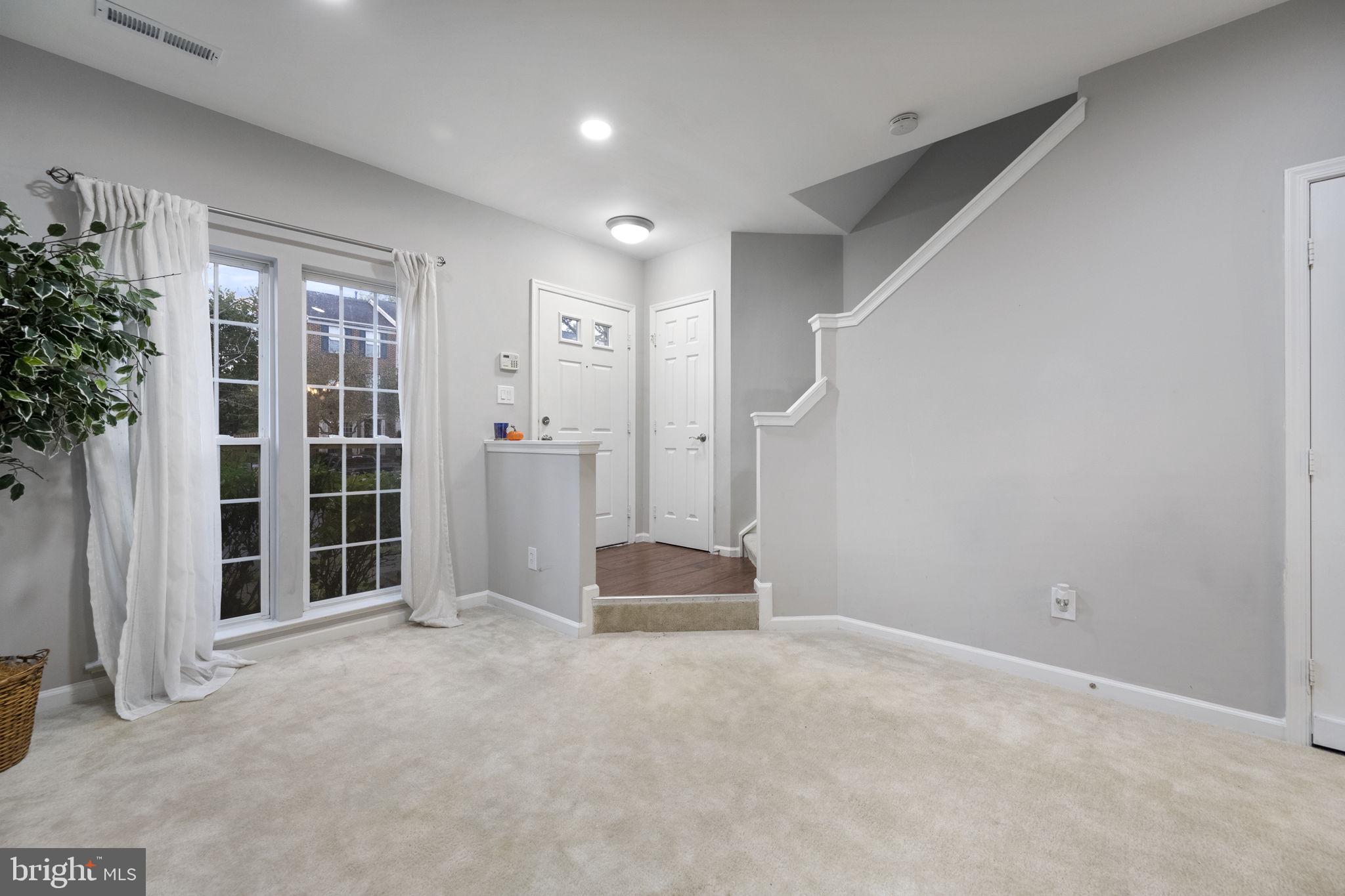 12429 Selkirk Cir