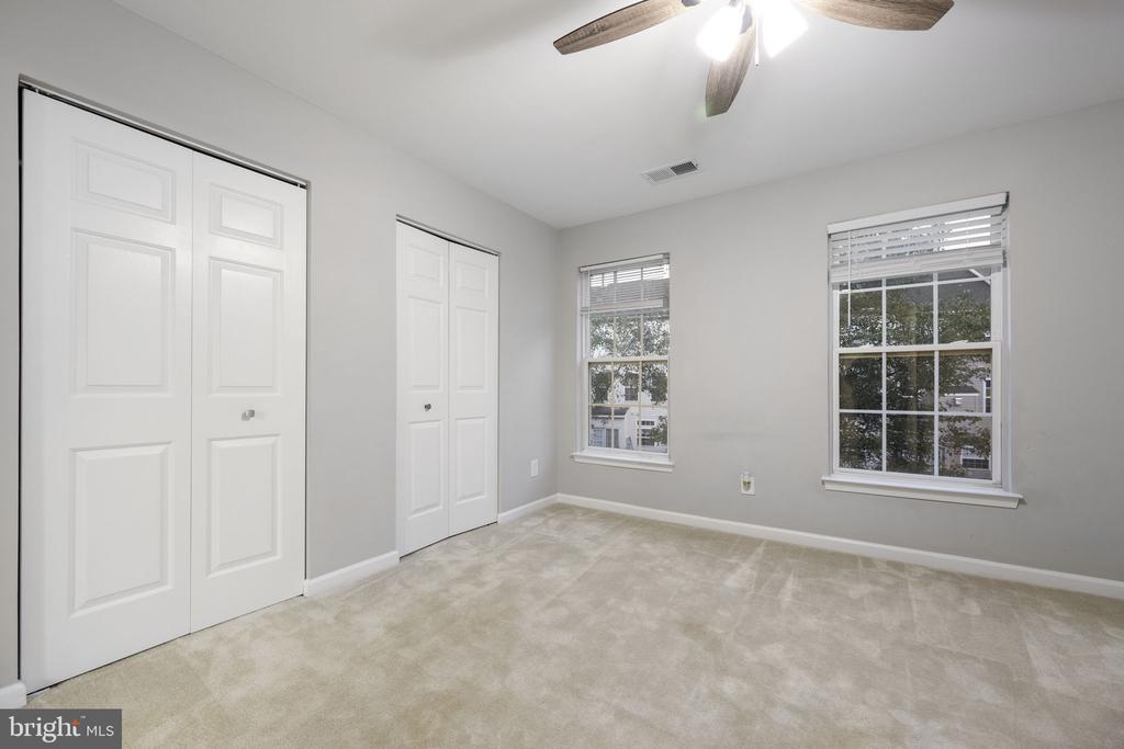 12429 Selkirk Cir