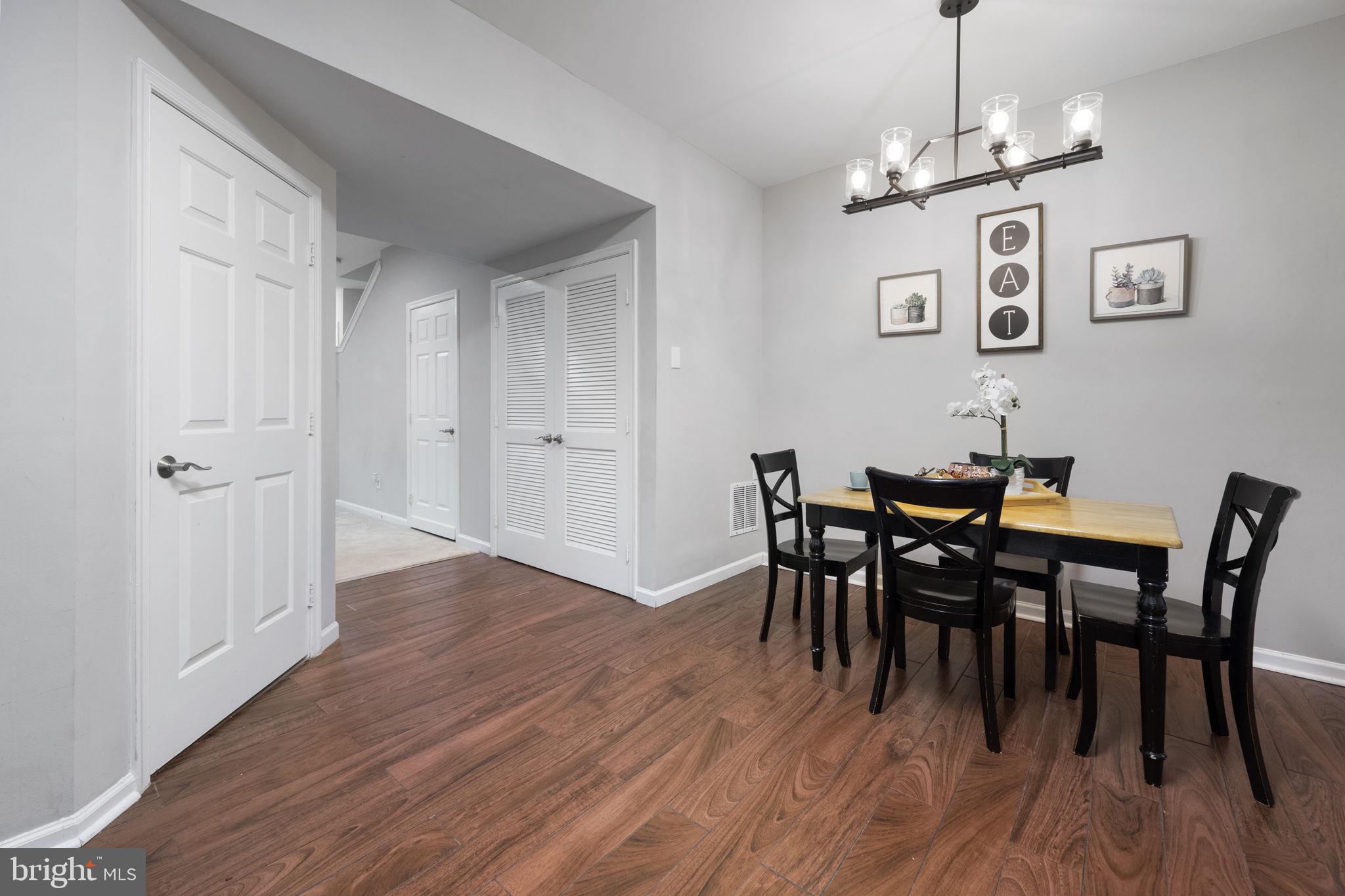 12429 Selkirk Cir