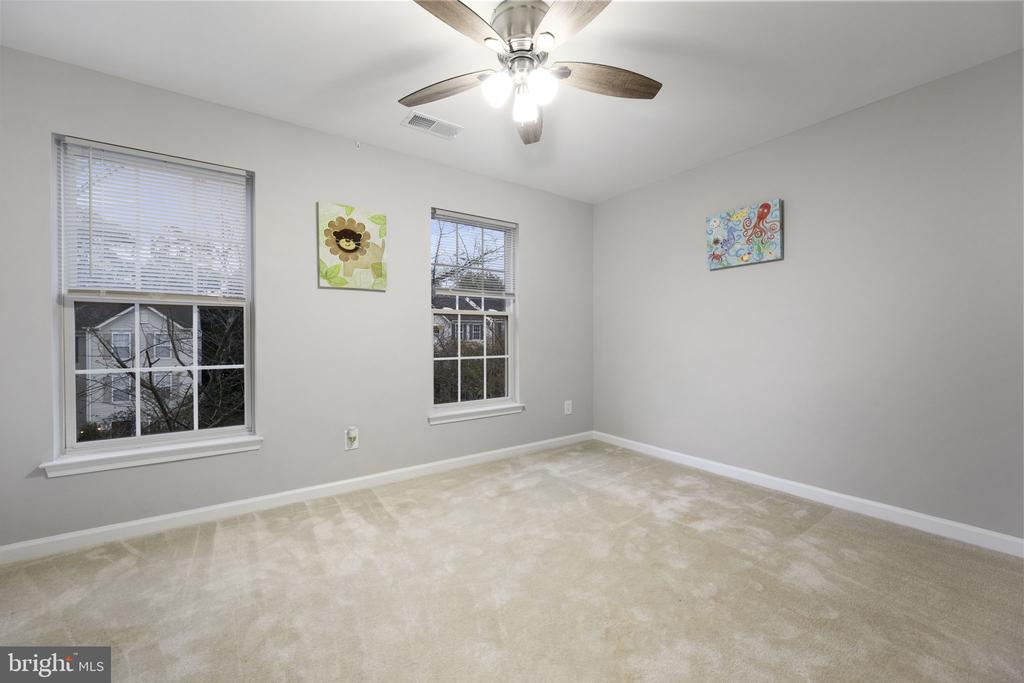12429 Selkirk Cir