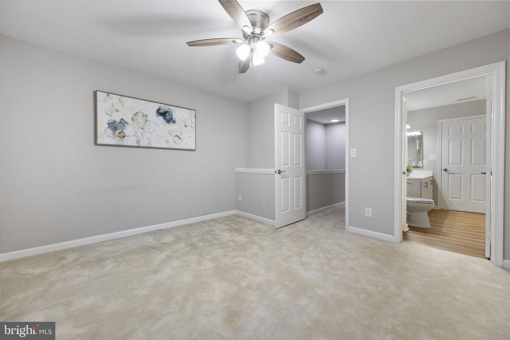 12429 Selkirk Cir
