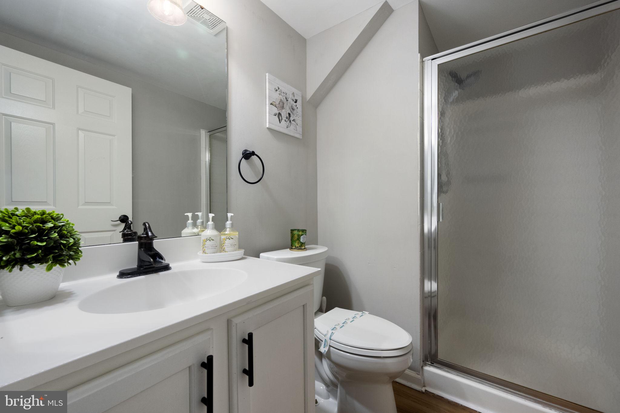 12429 Selkirk Cir