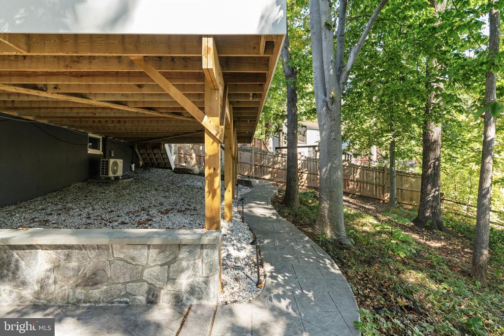 15507 Yorktown Dr