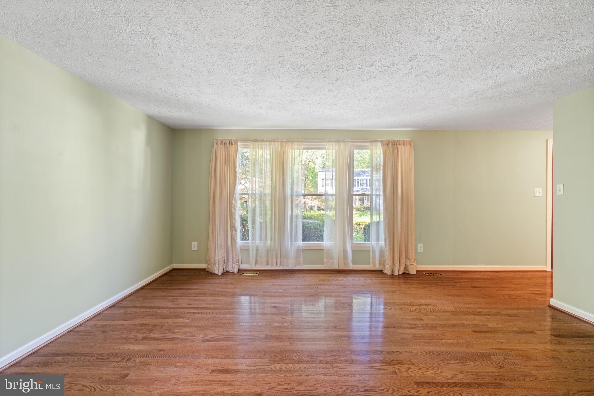 15507 Yorktown Dr