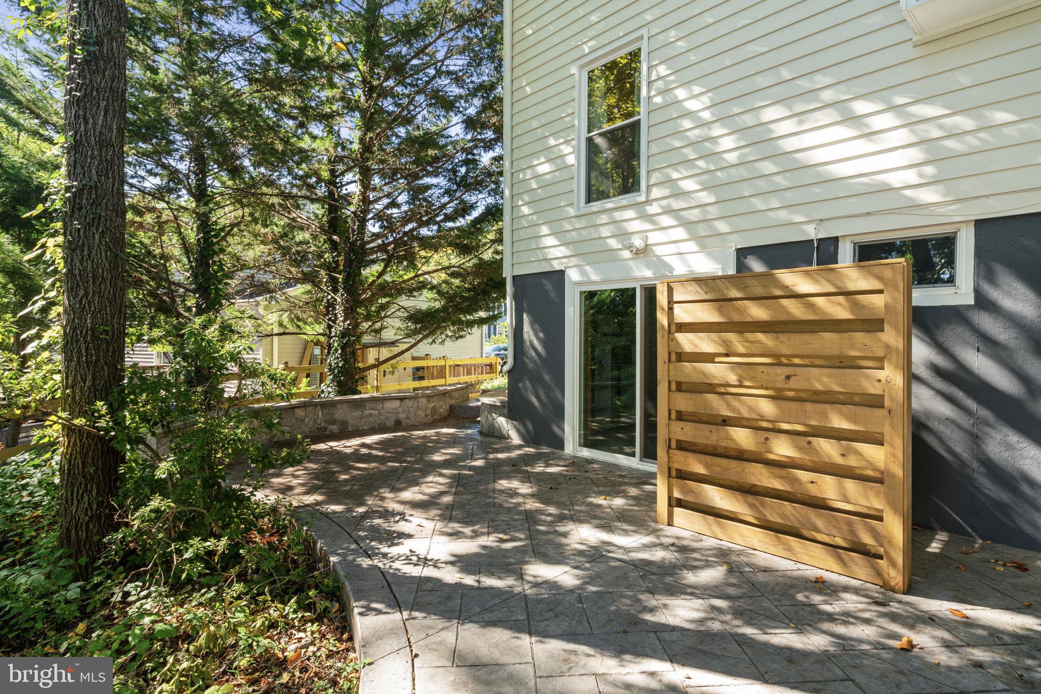 15507 Yorktown Dr