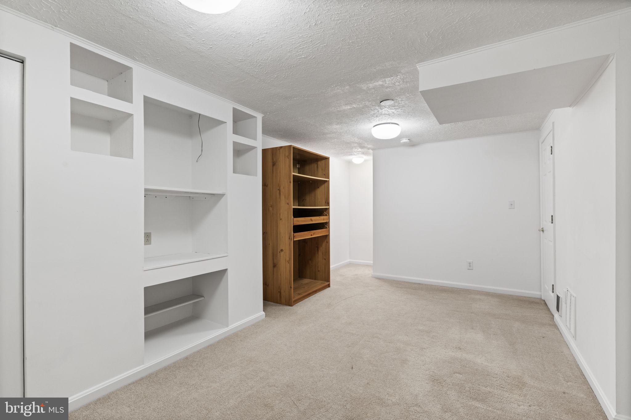 15507 Yorktown Dr
