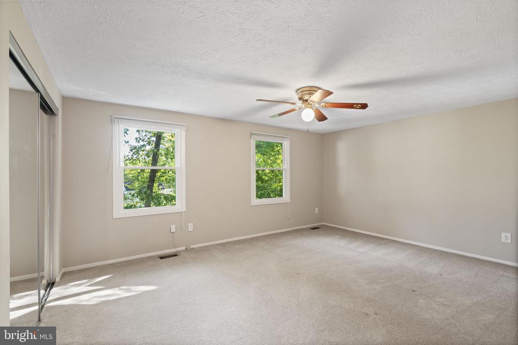 15507 Yorktown Dr