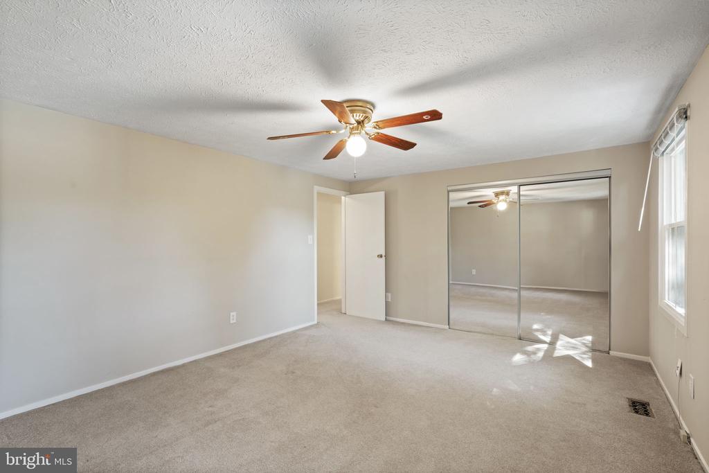 15507 Yorktown Dr
