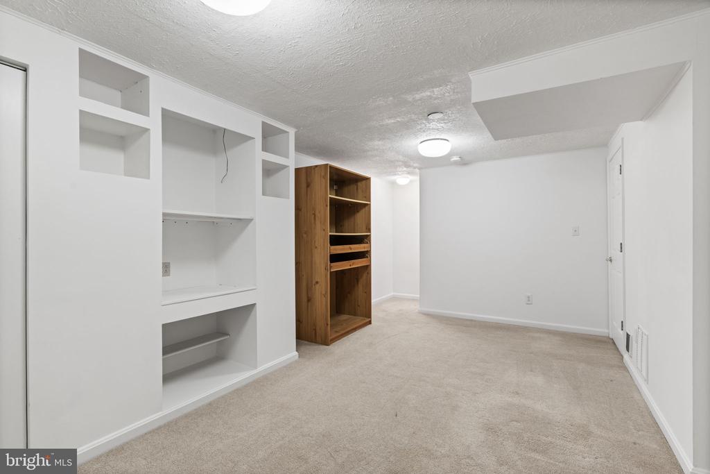 15507 Yorktown Dr
