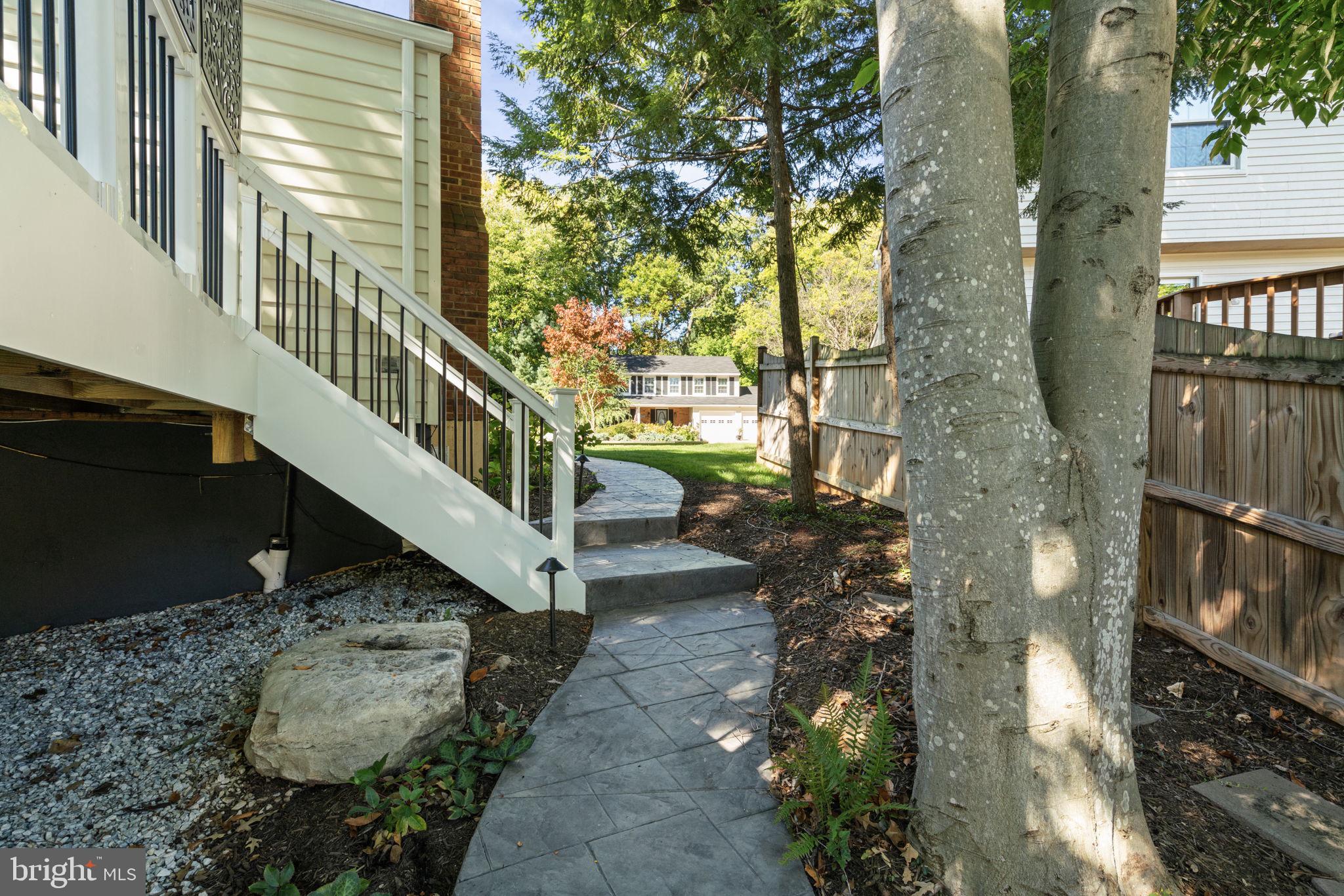 15507 Yorktown Dr